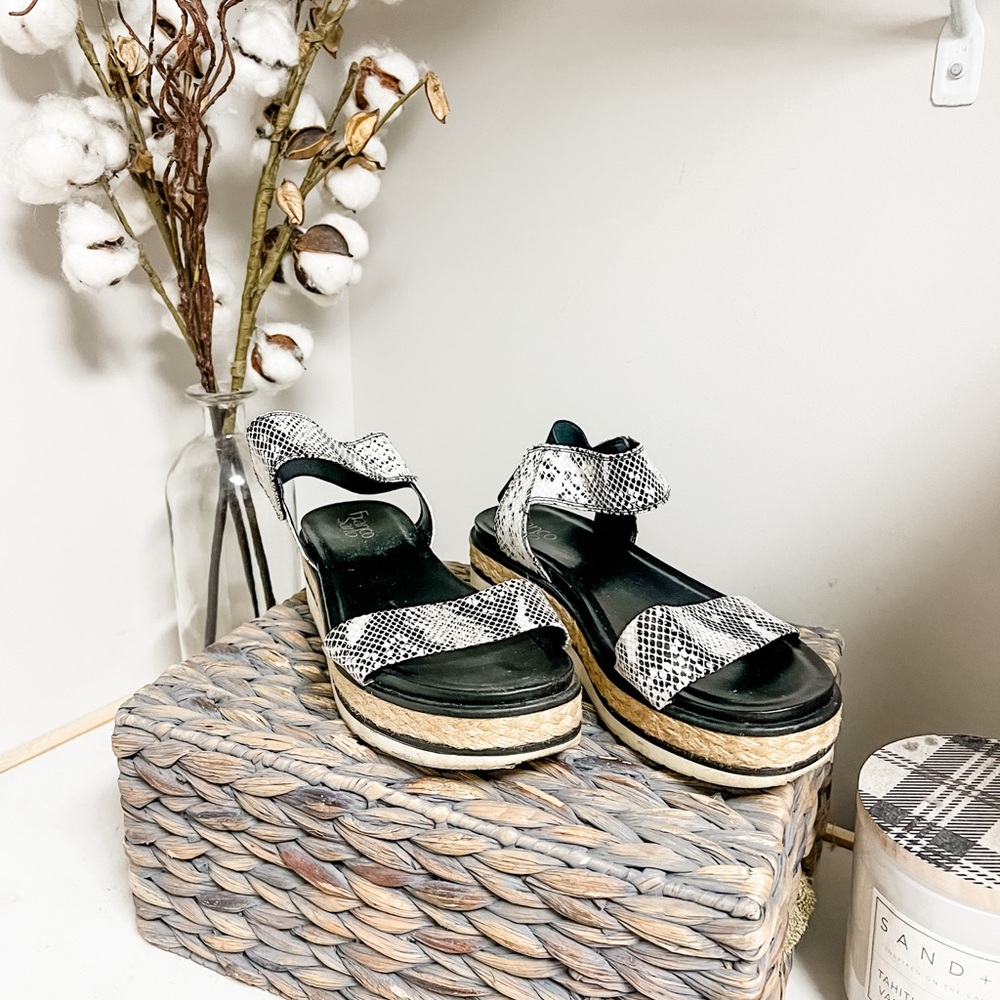 Franco Sarto Black Vegan Snake Print Adjustable Strap Platform Jute Sandal 10M